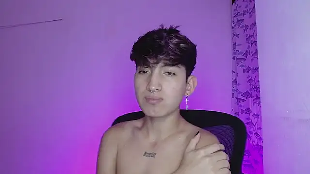 Snapshot of littlextreme chatting on 02/27/25, 10:26 littlextreme online show from 02/27/25, 10:26