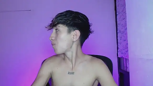 Snapshot of littlextreme chatting on 02/28/25, 05:59 littlextreme online show from 02/28/25, 05:59