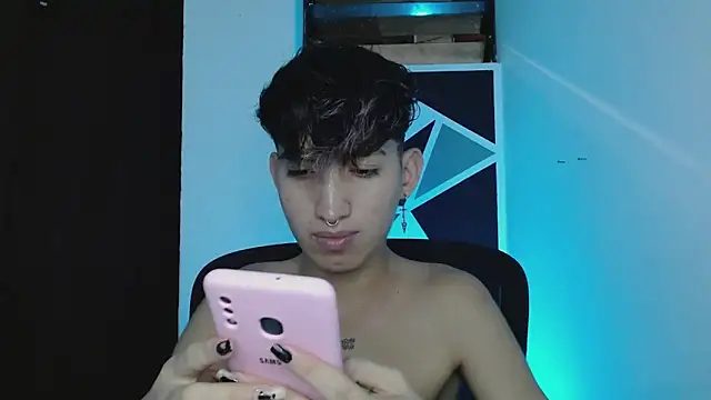 Snapshot of littlextreme chatting on 03/07/25, 01:31 littlextreme online show from 03/07/25, 01:31