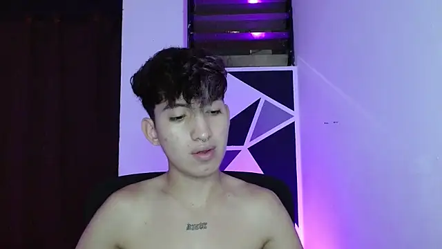 Snapshot of littlextreme chatting on 03/16/25, 01:38 littlextreme online show from 03/16/25, 01:38