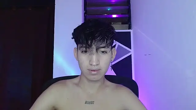 Snapshot of littlextreme chatting on 03/17/25, 01:03 littlextreme online show from 03/17/25, 01:03