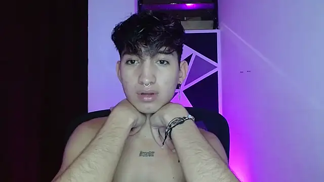 Snapshot of littlextreme chatting on 03/18/25, 04:26 littlextreme online show from 03/18/25, 04:26