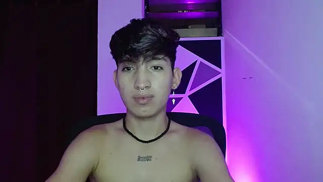 Snapshot of littlextreme chatting on 03/20/25, 06:41 littlextreme online show from 03/20/25, 06:41