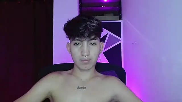 Snapshot of littlextreme chatting on 03/22/25, 03:52 littlextreme online show from 03/22/25, 03:52