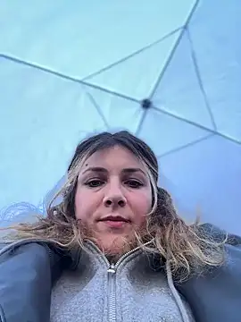 DaisyVibesss online show from 02/02/25, 12:35