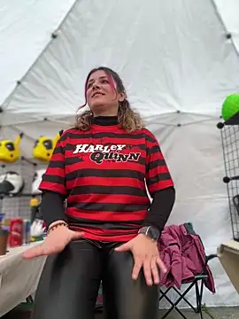 DaisyVibesss online show from 02/26/25, 08:48