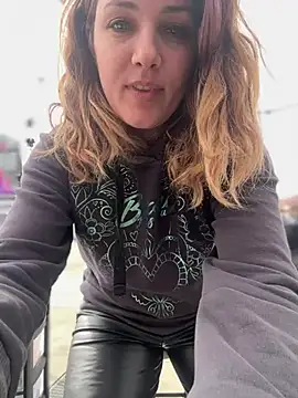 DaisyVibesss online show from 03/01/25, 12:12