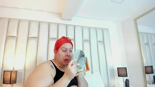 Snapshot of aandreaperez chatting on 11/05/25, 11:43 aandreaperez online show from 11/05/25, 11:43