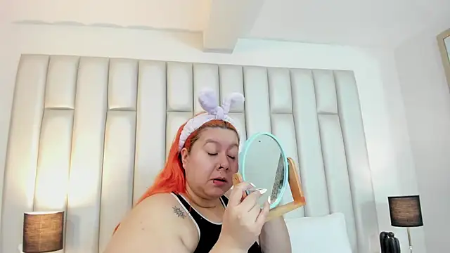 Snapshot of aandreaperez chatting on 11/21/25, 11:42 aandreaperez online show from 11/21/25, 11:42