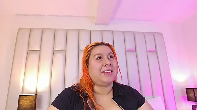 Snapshot of aandreaperez chatting on 12/03/25, 11:30 aandreaperez online show from 12/03/25, 11:30