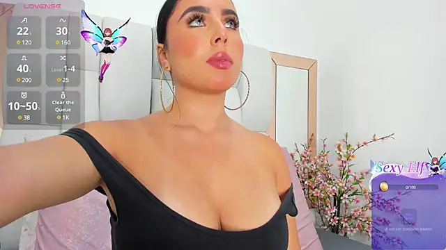 Snapshot of kylie_sexy2000 chatting on 12/07/24, 01:14 kylie sexy2000 online show from 12/07/24, 01:14