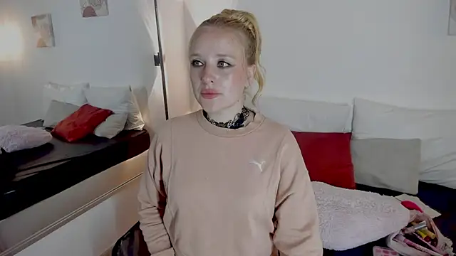 EmilySumer online show from 04/25/26, 02:14