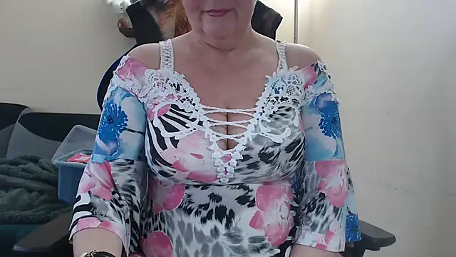 Snapshot of Diablica41 chatting on 02/23/26, 10:12 Diablica41 online show from 02/23/26, 10:12