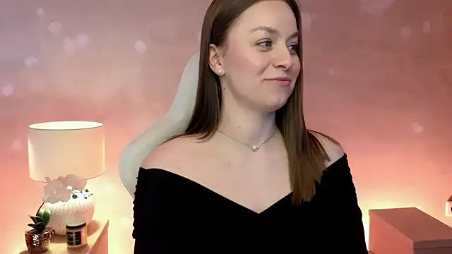 Snapshot of MilaFleur chatting on 04/08/26, 02:28 MilaFleur online show from 04/08/26, 02:28