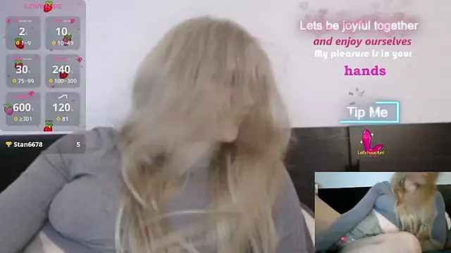 Snapshot of VeronicaJoyful chatting on 09/24/25, 10:35 VeronicaJoyful online show from 09/24/25, 10:35