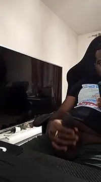 Snapshot of waakenda chatting on 12/08/24, 10:03 waakenda online show from 12/08/24, 10:03