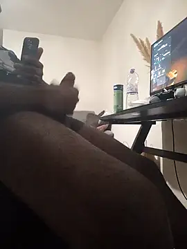 Snapshot of waakenda chatting on 12/22/24, 11:31 waakenda online show from 12/22/24, 11:31