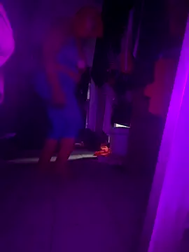 Snapshot of Cataleia21 chatting on 12/03/25, 10:35 Cataleia21 online show from 12/03/25, 10:35