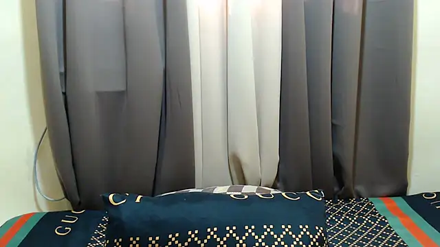 Snapshot of x_brittany_x chatting on 05/09/26, 07:35 x brittany x online show from 05/09/26, 07:35