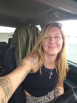 SheIsSomething online show from 11/14/25, 11:46