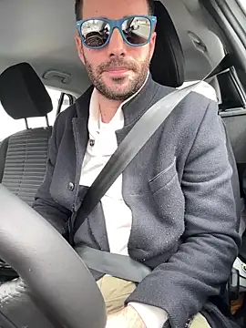 Snapshot of Simon-tem chatting on 03/20/25, 11:16 Simon-tem online show from 03/20/25, 11:16