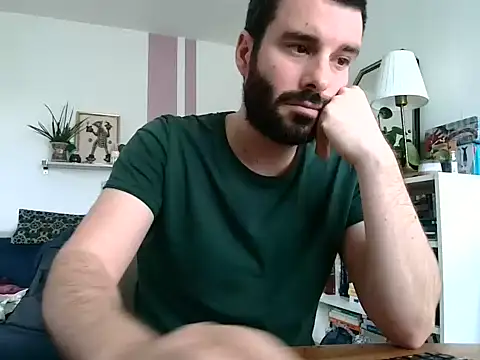 Snapshot of Simon-tem chatting on 03/09/26, 12:42 Simon-tem online show from 03/09/26, 12:42