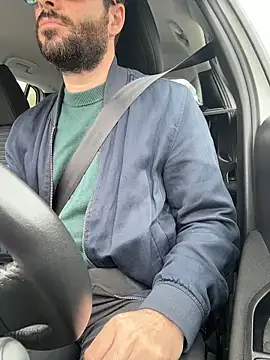 Snapshot of Simon-tem chatting on 03/10/26, 12:32 Simon-tem online show from 03/10/26, 12:32