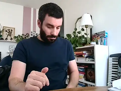 Snapshot of Simon-tem chatting on 03/18/26, 12:41 Simon-tem online show from 03/18/26, 12:41