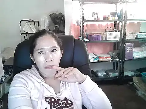 Snapshot of Alexiadreamer chatting on 03/12/26, 01:12 Alexiadreamer online show from 03/12/26, 01:12