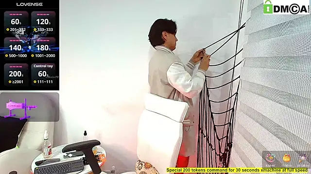 Im Evanss online show from 10/23/25, 08:18