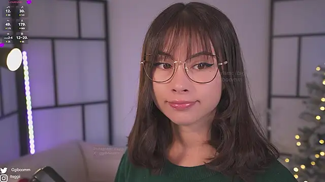 Snapshot of Gigi_ohlala chatting on 12/07/24, 10:50 Gigi ohlala online show from 12/07/24, 10:50