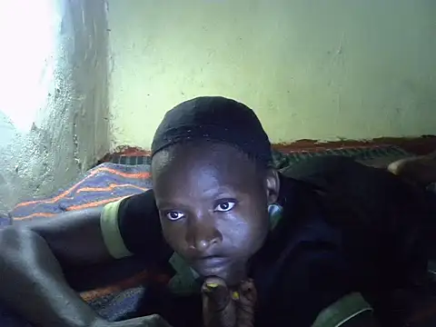 cute-shamza online show from 10/18/25, 05:10