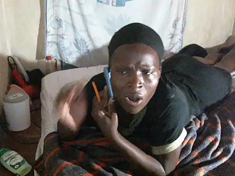 cute-shamza online show from 12/15/25, 04:50