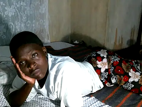 cute-shamza online show from 12/15/25, 04:55