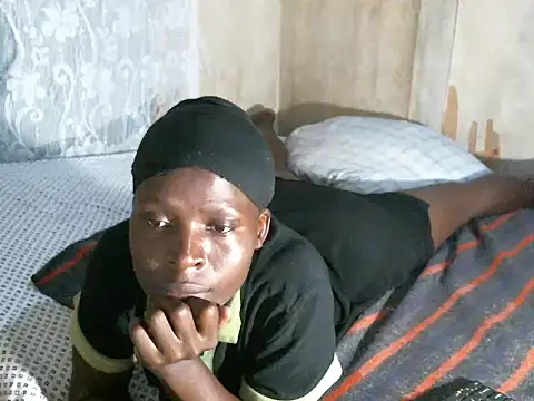 cute-shamza online show from 12/16/25, 05:07