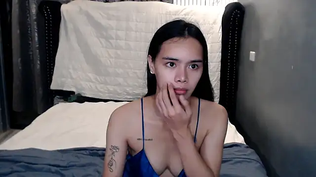 Snapshot of shecutie69 chatting on 11/12/25, 08:19 shecutie69 online show from 11/12/25, 08:19