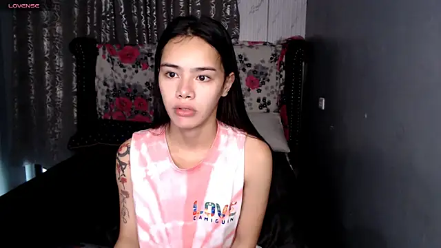 Snapshot of shecutie69 chatting on 12/05/25, 01:36 shecutie69 online show from 12/05/25, 01:36