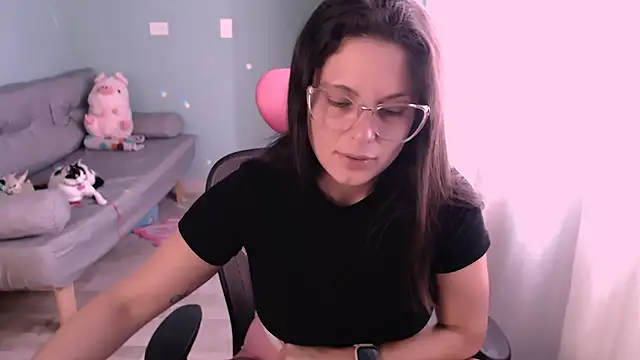 Snapshot of DoctoraMica chatting on 10/16/25, 05:47 DoctoraMica online show from 10/16/25, 05:47