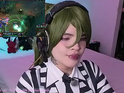 Snapshot of Noxarcane chatting on 10/10/25, 05:39 Noxarcane online show from 10/10/25, 05:39