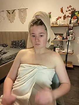 sweetest pie online show from 03/09/25, 04:44