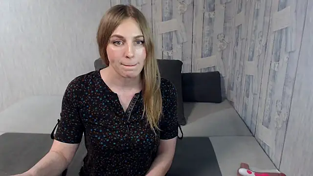 Pilly green  online show from 02/06/25, 09:22