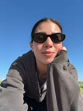clairewntr online show from 04/25/26, 03:20