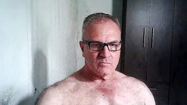 Snapshot of eduar570 chatting on 01/18/26, 04:22 eduar570 online show from 01/18/26, 04:22