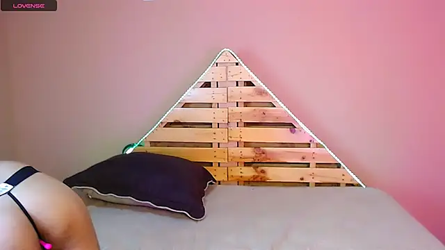 Snapshot of sexxgods chatting on 02/18/25, 11:52 sexxgods online show from 02/18/25, 11:52