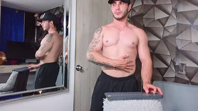 Snapshot of Latino_stud4u chatting on 04/09/26, 02:55 Latino stud4u online show from 04/09/26, 02:55