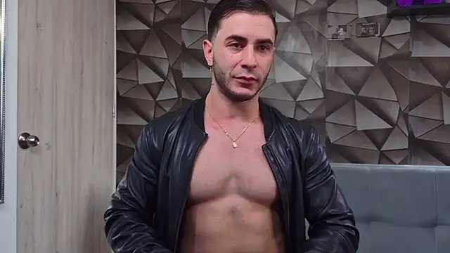 Snapshot of Latino_stud4u chatting on 04/24/26, 04:09 Latino stud4u online show from 04/24/26, 04:09