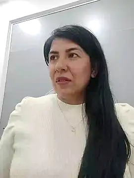 Snapshot of aisha_latina chatting on 01/24/25, 09:15 aisha latina online show from 01/24/25, 09:15