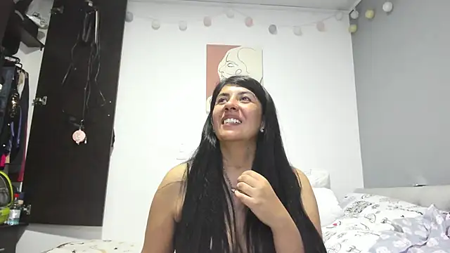 Snapshot of aisha_latina chatting on 02/04/25, 11:38 aisha latina online show from 02/04/25, 11:38