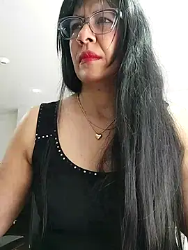 Snapshot of aisha_latina chatting on 10/22/25, 02:39 aisha latina online show from 10/22/25, 02:39