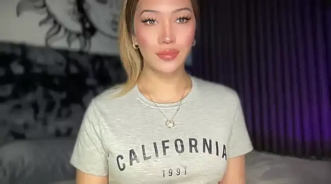 Snapshot of Jasmine_Elcock chatting on 02/12/25, 01:16 Jasmine Elcock online show from 02/12/25, 01:16